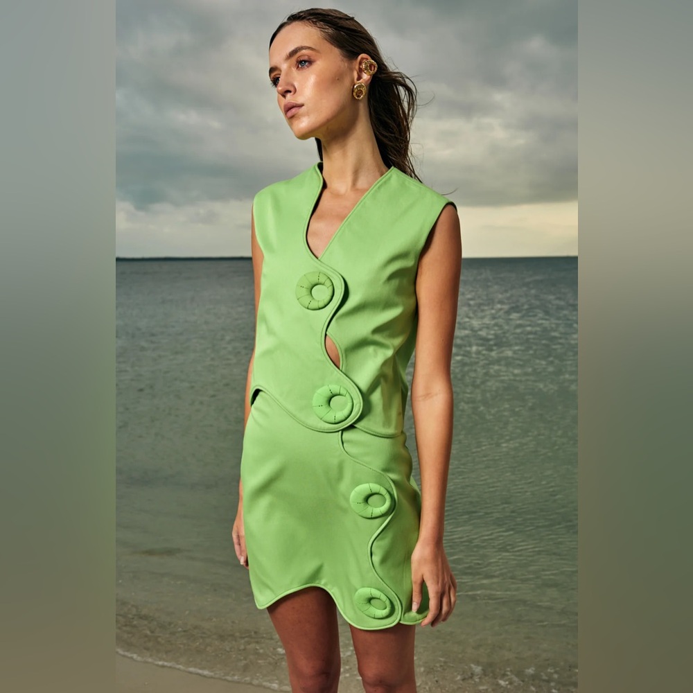 Shantall Lacayo IRREGULAR GREEN SLEEVELESS CROP TOP - Picture 5 of 5